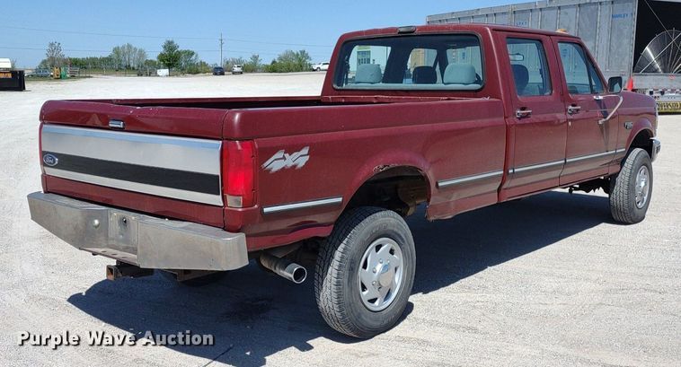 image for item LL9101 1993 Ford F350 XLT  Crew Cab pickup truck