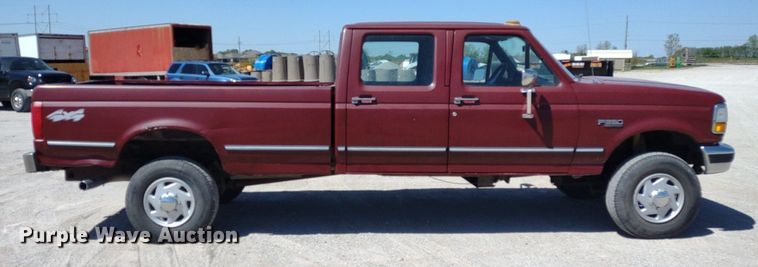 image for item LL9101 1993 Ford F350 XLT  Crew Cab pickup truck