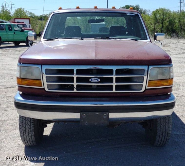 image for item LL9101 1993 Ford F350 XLT  Crew Cab pickup truck