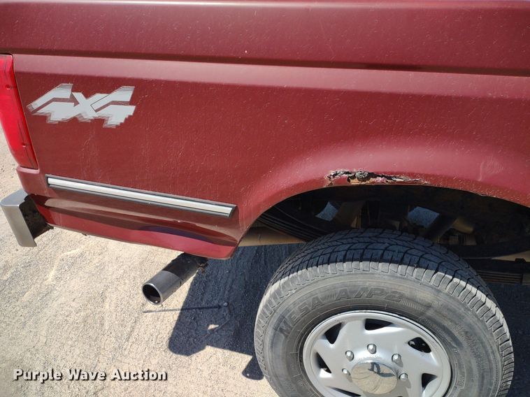 image for item LL9101 1993 Ford F350 XLT  Crew Cab pickup truck