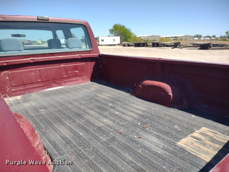 image for item LL9101 1993 Ford F350 XLT  Crew Cab pickup truck