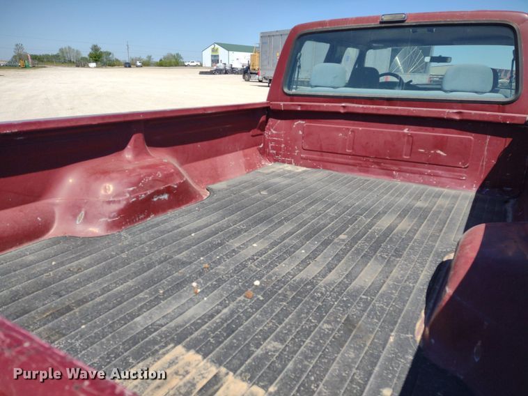 image for item LL9101 1993 Ford F350 XLT  Crew Cab pickup truck