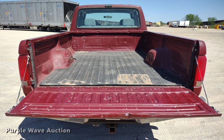 image for item LL9101 1993 Ford F350 XLT  Crew Cab pickup truck