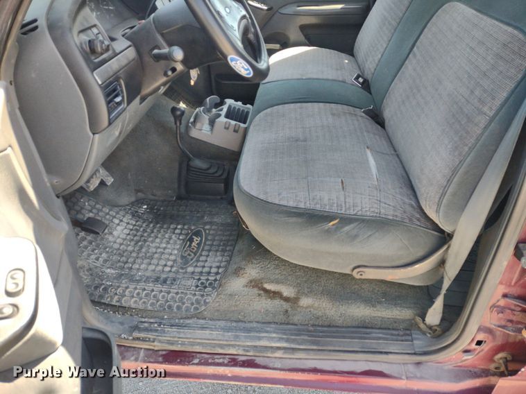 image for item LL9101 1993 Ford F350 XLT  Crew Cab pickup truck