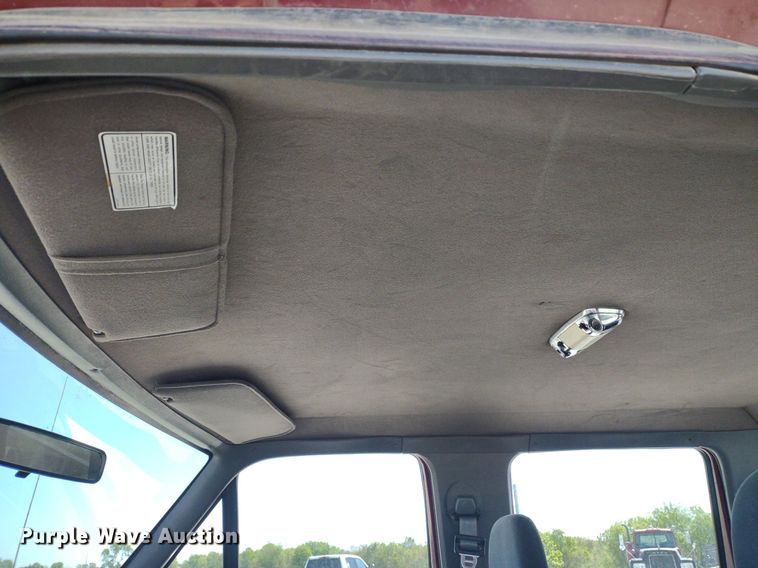 image for item LL9101 1993 Ford F350 XLT  Crew Cab pickup truck