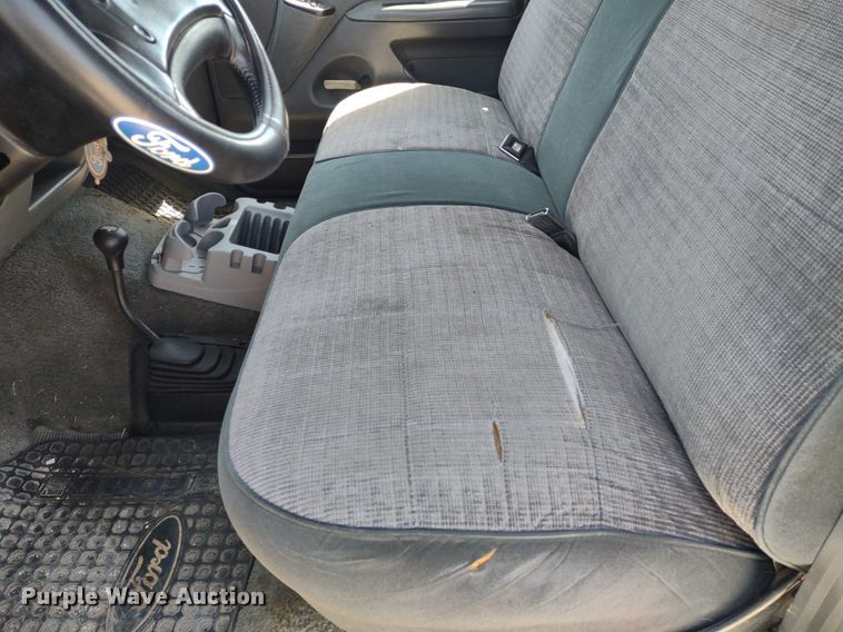 image for item LL9101 1993 Ford F350 XLT  Crew Cab pickup truck