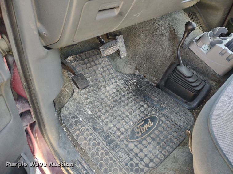 image for item LL9101 1993 Ford F350 XLT  Crew Cab pickup truck