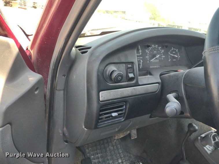 image for item LL9101 1993 Ford F350 XLT  Crew Cab pickup truck