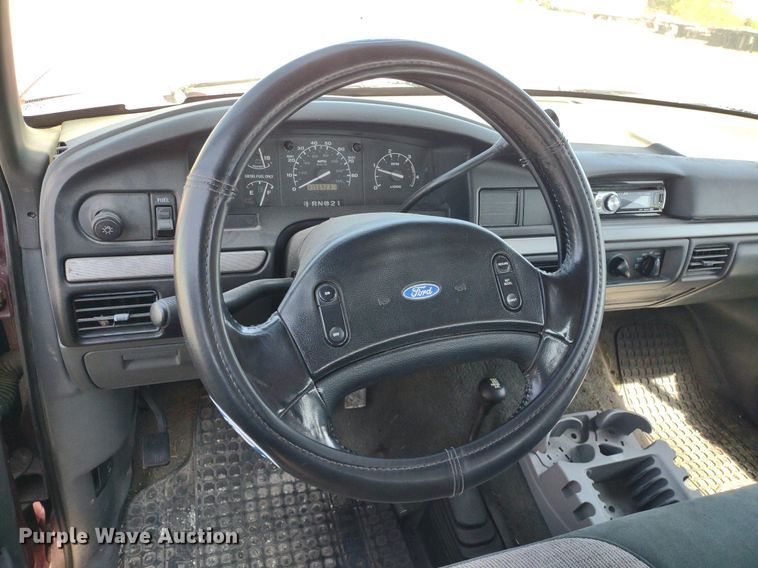 image for item LL9101 1993 Ford F350 XLT  Crew Cab pickup truck