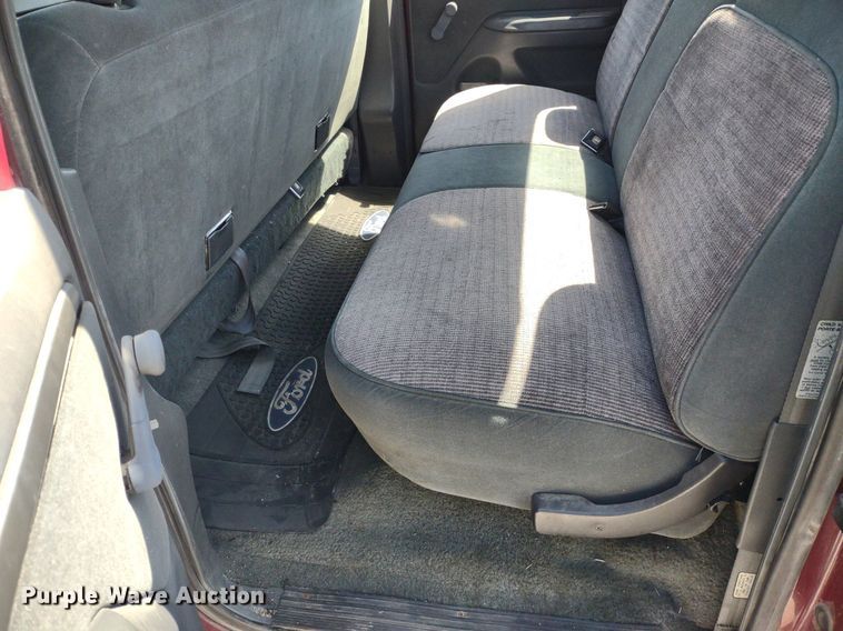 image for item LL9101 1993 Ford F350 XLT  Crew Cab pickup truck