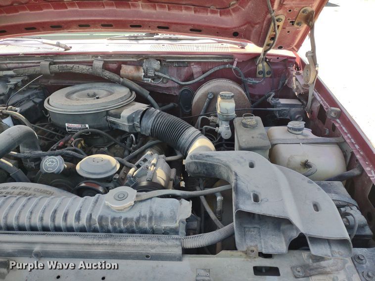 image for item LL9101 1993 Ford F350 XLT  Crew Cab pickup truck