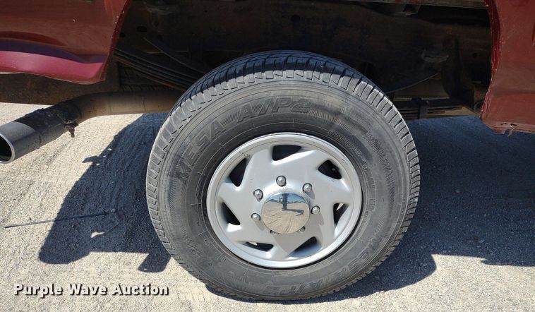 image for item LL9101 1993 Ford F350 XLT  Crew Cab pickup truck