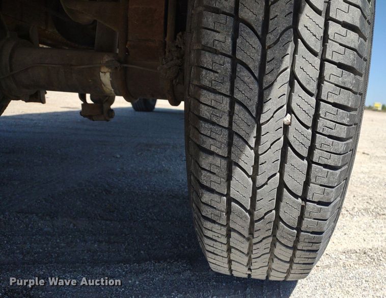 image for item LL9101 1993 Ford F350 XLT  Crew Cab pickup truck