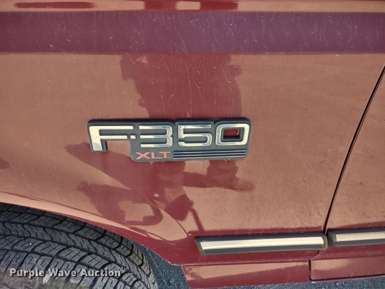 image for item LL9101 1993 Ford F350 XLT  Crew Cab pickup truck