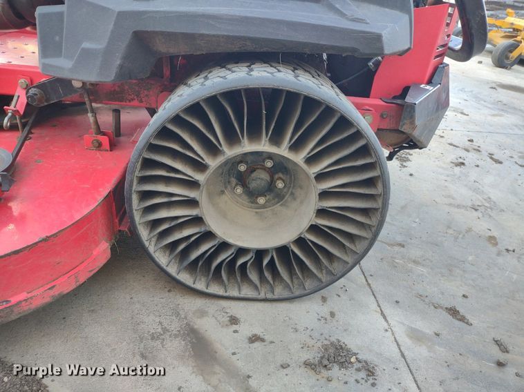 image for item LL9103 Gravely Pro Turn 272  ZTR lawn mower