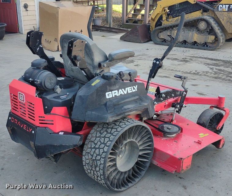 image for item LL9104 Gravely Pro Turn 272  ZTR lawn mower