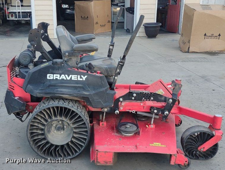 image for item LL9104 Gravely Pro Turn 272  ZTR lawn mower