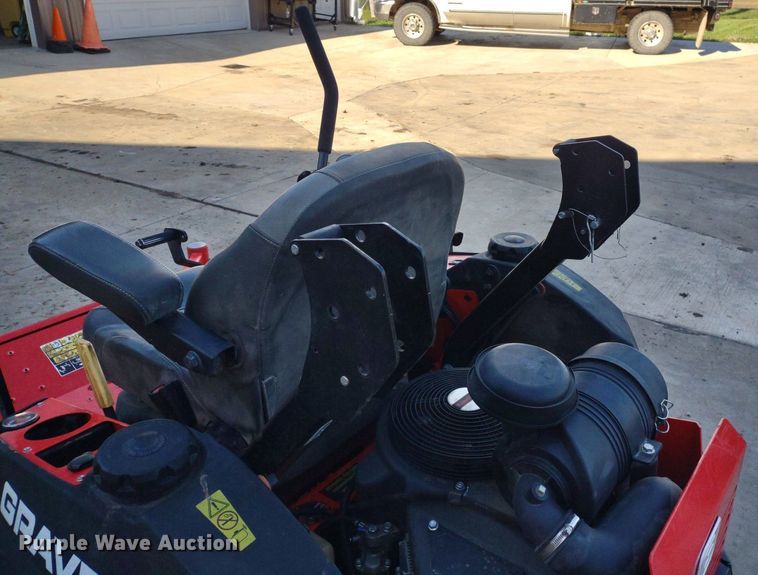 image for item LL9104 Gravely Pro Turn 272  ZTR lawn mower