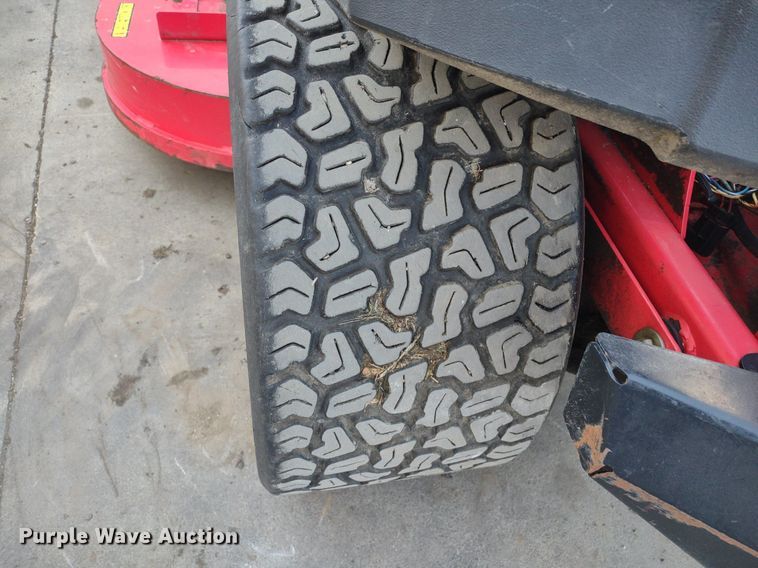 image for item LL9104 Gravely Pro Turn 272  ZTR lawn mower