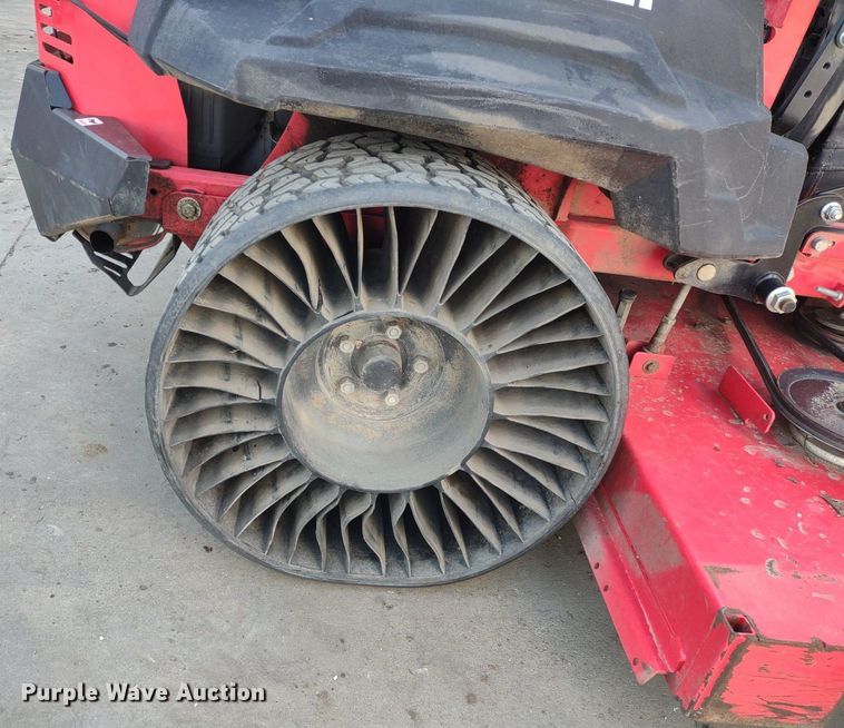 image for item LL9104 Gravely Pro Turn 272  ZTR lawn mower