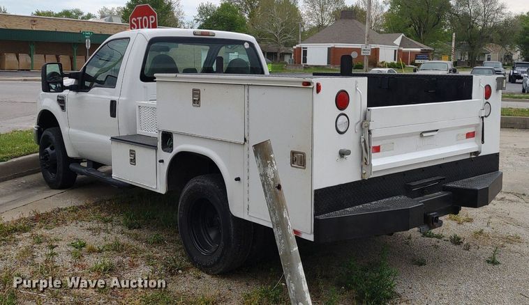 image for item LL9118 2009 Ford F350 Super Duty XL  utility bed pickup truck