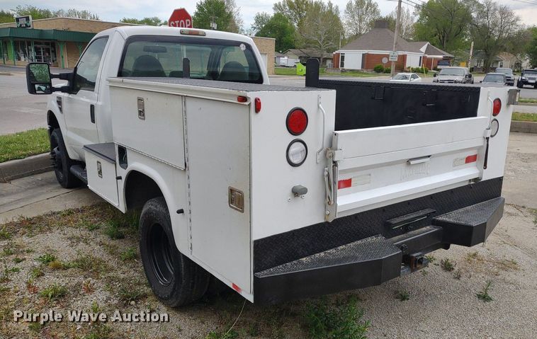 image for item LL9118 2009 Ford F350 Super Duty XL  utility bed pickup truck