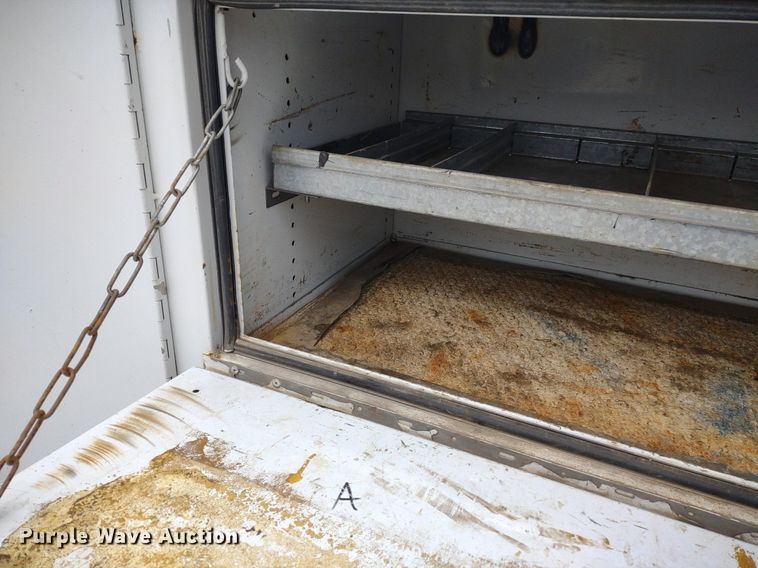 image for item LL9118 2009 Ford F350 Super Duty XL  utility bed pickup truck