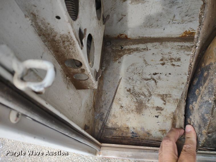 image for item LL9118 2009 Ford F350 Super Duty XL  utility bed pickup truck