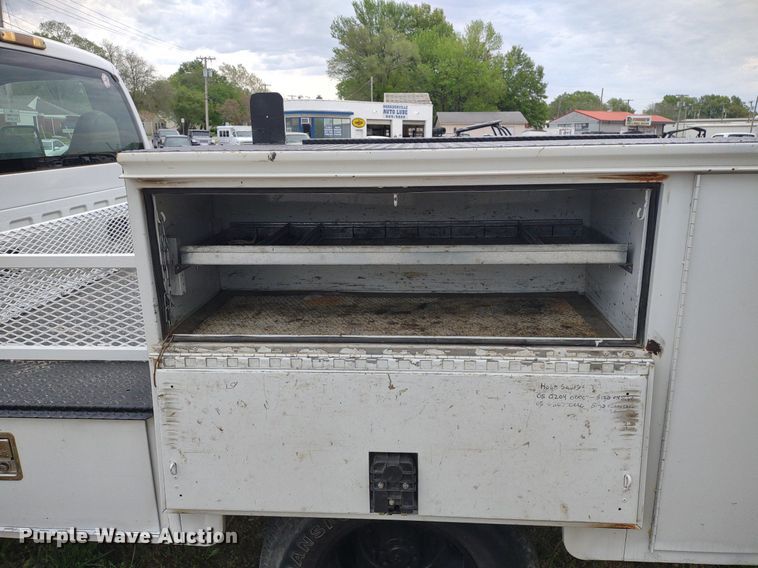 image for item LL9118 2009 Ford F350 Super Duty XL  utility bed pickup truck