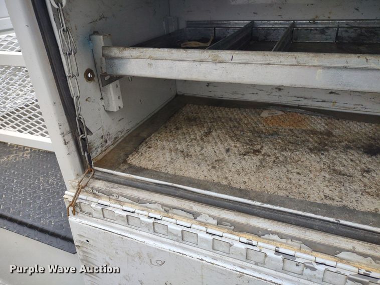 image for item LL9118 2009 Ford F350 Super Duty XL  utility bed pickup truck