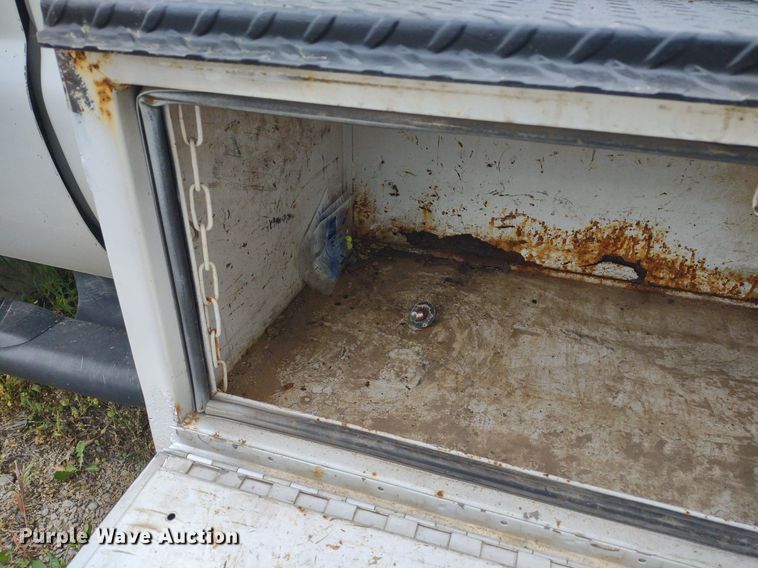 image for item LL9118 2009 Ford F350 Super Duty XL  utility bed pickup truck