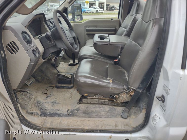 image for item LL9118 2009 Ford F350 Super Duty XL  utility bed pickup truck