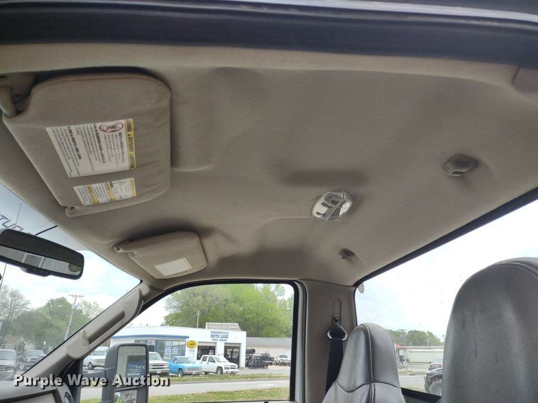 image for item LL9118 2009 Ford F350 Super Duty XL  utility bed pickup truck