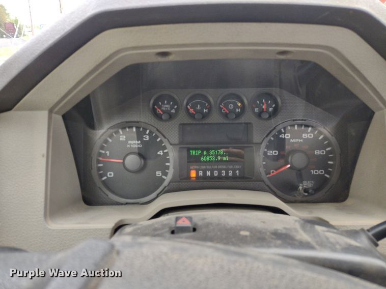 image for item LL9118 2009 Ford F350 Super Duty XL  utility bed pickup truck