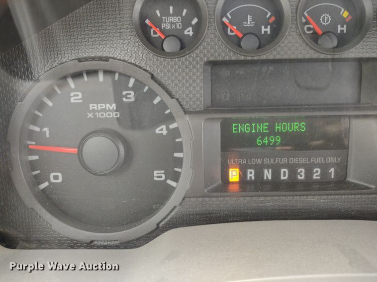 image for item LL9118 2009 Ford F350 Super Duty XL  utility bed pickup truck