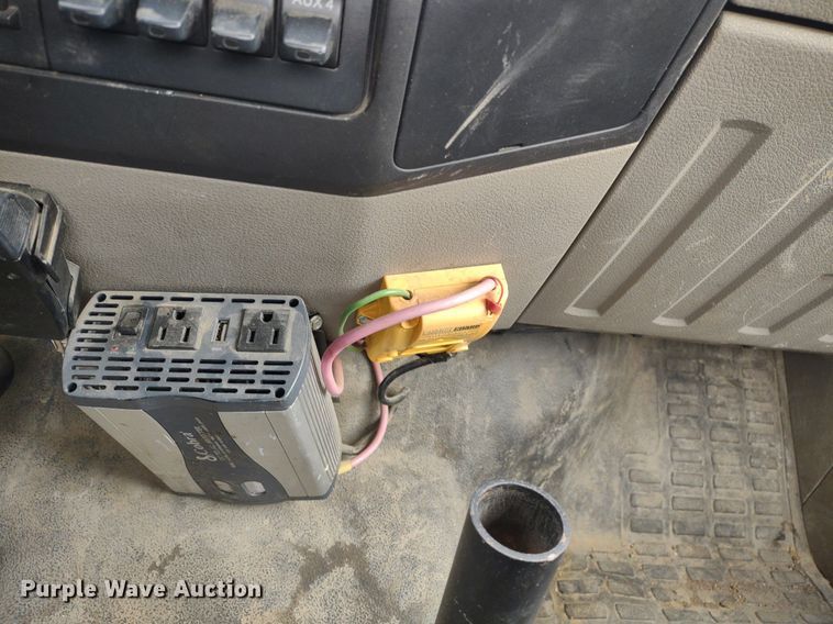 image for item LL9118 2009 Ford F350 Super Duty XL  utility bed pickup truck