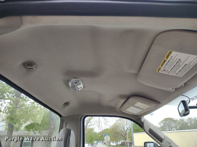 image for item LL9118 2009 Ford F350 Super Duty XL  utility bed pickup truck