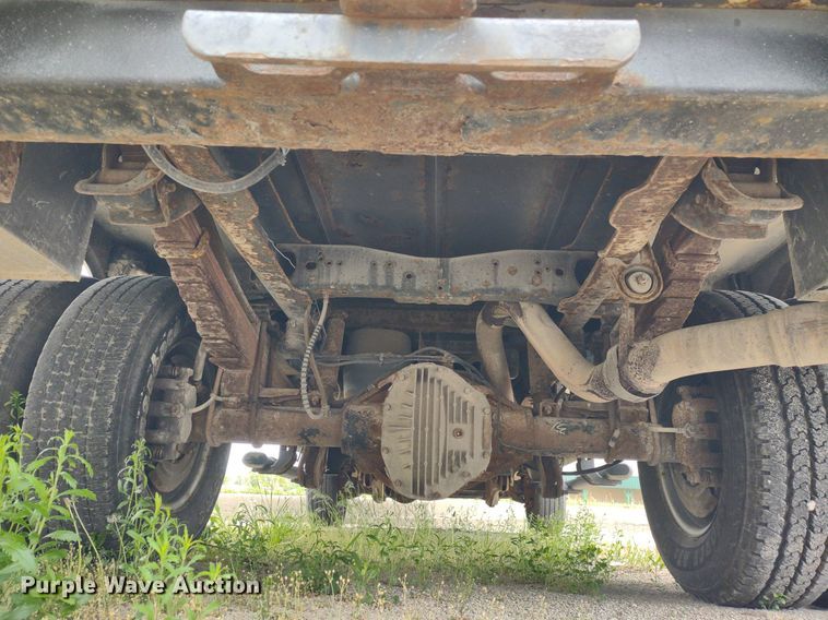 image for item LL9118 2009 Ford F350 Super Duty XL  utility bed pickup truck