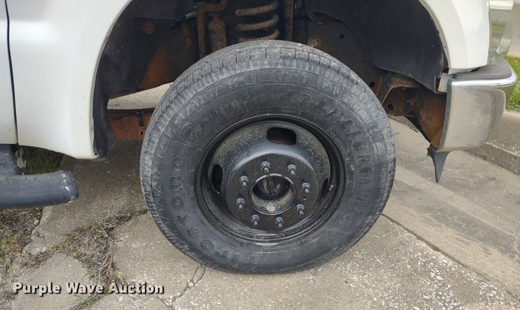 image for item LL9118 2009 Ford F350 Super Duty XL  utility bed pickup truck