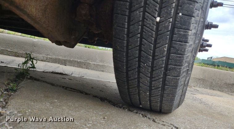 image for item LL9118 2009 Ford F350 Super Duty XL  utility bed pickup truck