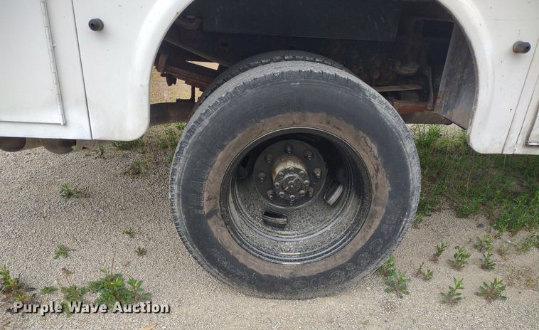 image for item LL9118 2009 Ford F350 Super Duty XL  utility bed pickup truck