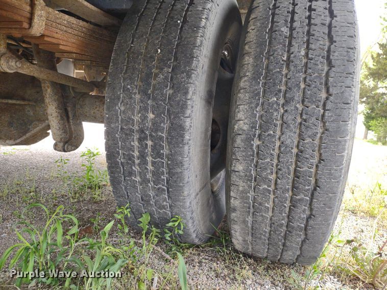 image for item LL9118 2009 Ford F350 Super Duty XL  utility bed pickup truck