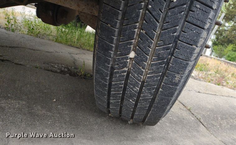 image for item LL9118 2009 Ford F350 Super Duty XL  utility bed pickup truck