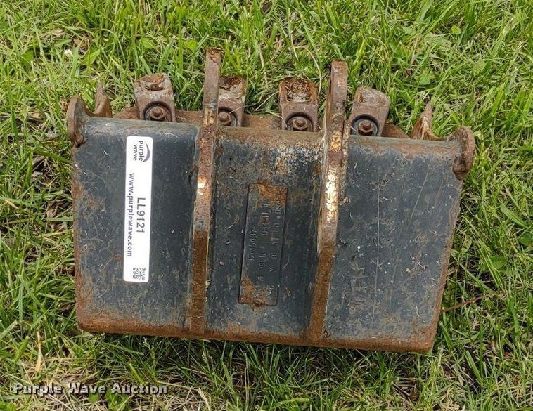 image for item LL9121 Bobcat  mini excavator bucket