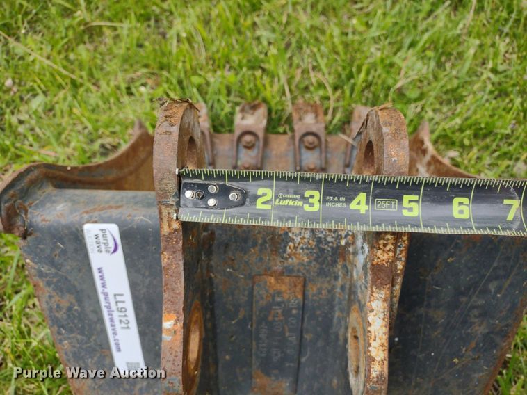 image for item LL9121 Bobcat  mini excavator bucket