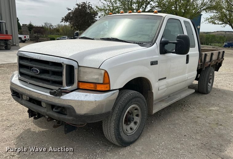 image for item LP9905 2001 Ford F250 Super Duty  SuperCab flatbed pickup truck