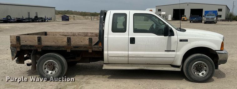 image for item LP9905 2001 Ford F250 Super Duty  SuperCab flatbed pickup truck