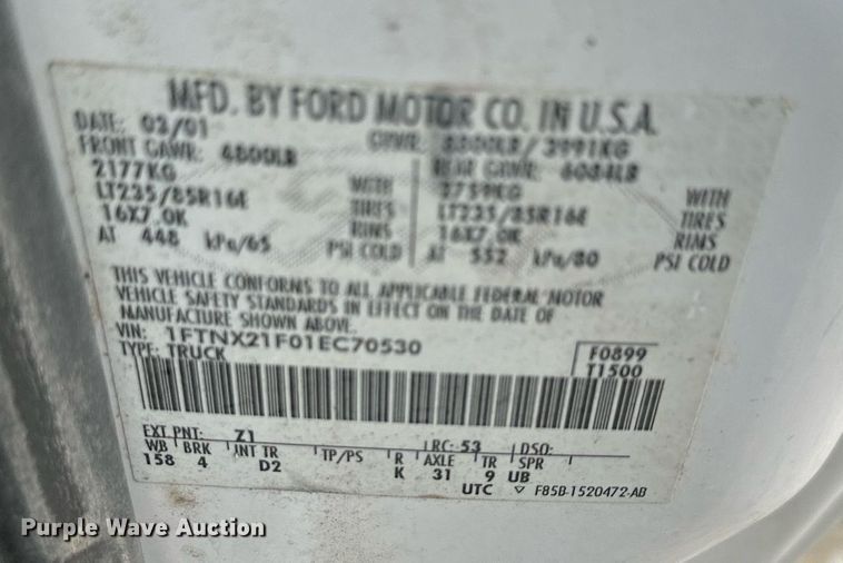 image for item LP9905 2001 Ford F250 Super Duty  SuperCab flatbed pickup truck