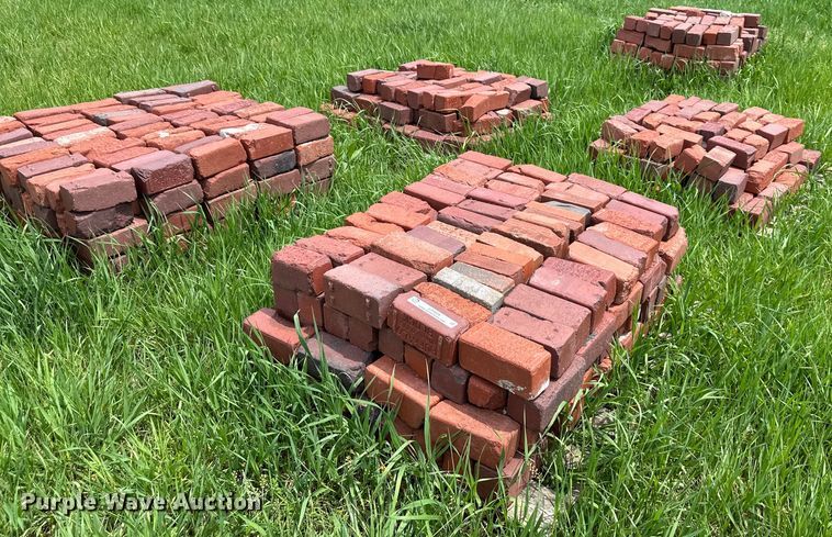 image for item LP9926 Approximately 400 bricks