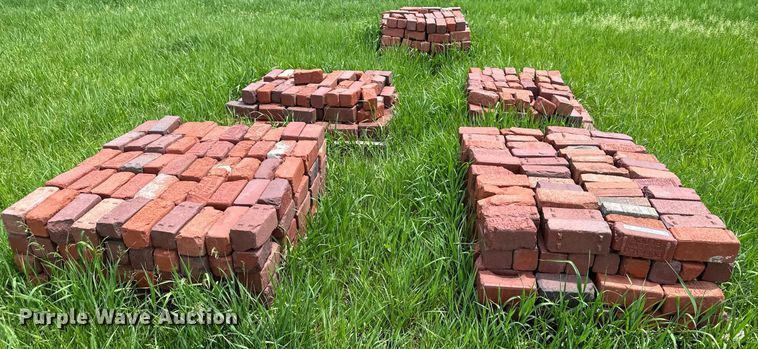 image for item LP9926 Approximately 400 bricks